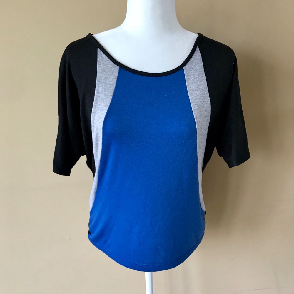 Top Fashion of NY size medium women’s blue shirt